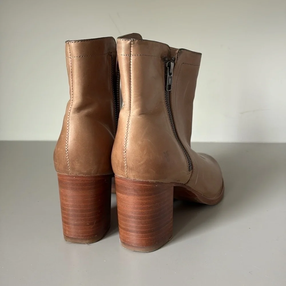 Frye Addie Double Zip Boot Size 9.5 B